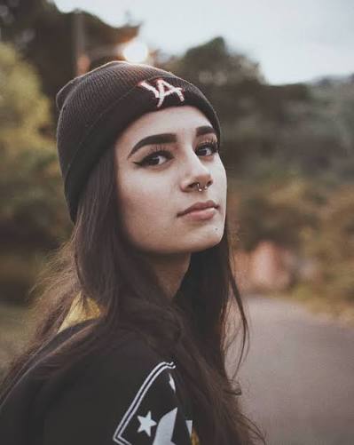 files/mujer_resena.jpg